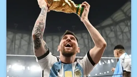 广州队0-2负于武汉三镇，斯坦丘任意球得分谢鹏飞助力进球