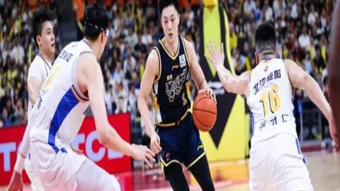 布赖顿平局失分，炮兵领先红军竞争加剧